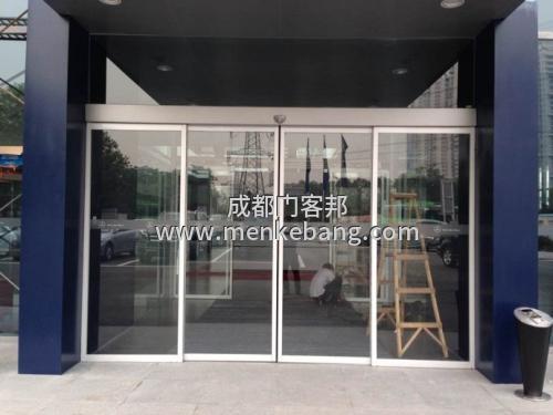 门客邦自动门维修工程师在自动门日常检查及保养 门客邦自动门维修工程师在自动门日常检查及保养