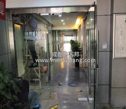 成都过道门禁玻璃门安装案例