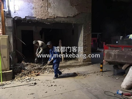1成都双流无人酒店感应门案例,无人酒店自动感应大门案例