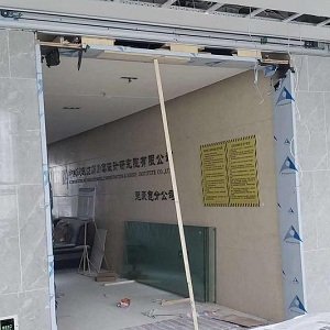 新都区感应门安装维修案例